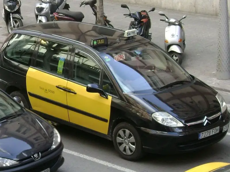 Como chamar um táxi em Barcelona?