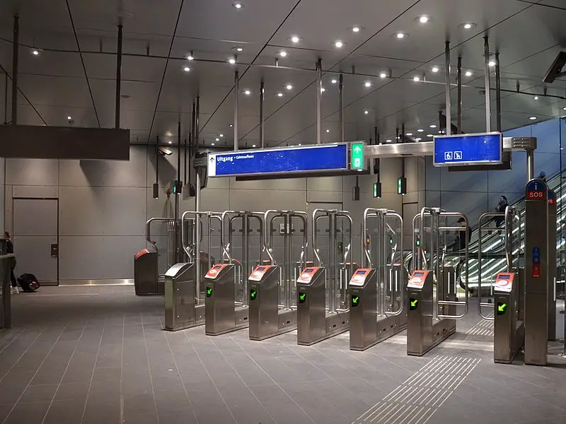 Metrô em Amsterdam como funciona