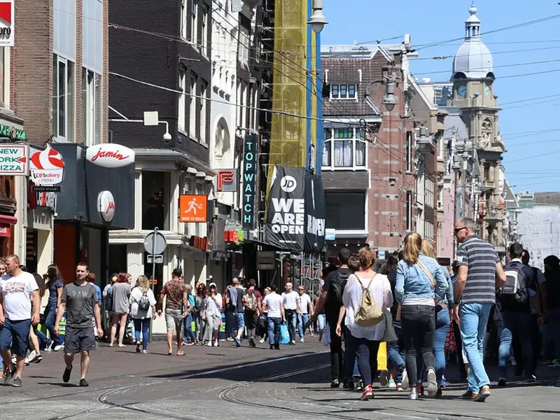 Rua das compras em Amsterdam