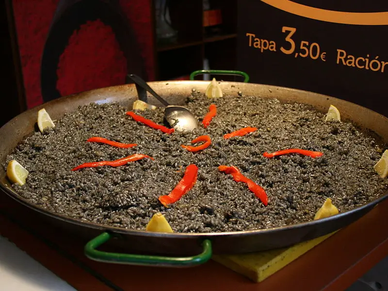 Tipos de arroz na Espanha Como é feito o arroz negro?