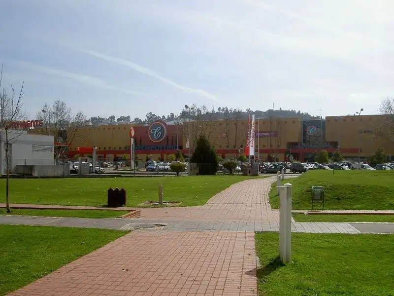 Compras em Coimbra ruas, bairros e shopping