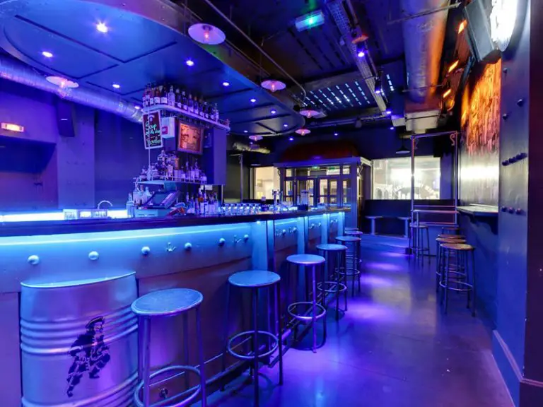 O que fazer à noite em Lyon, na França bares, pubs e a vida noturna